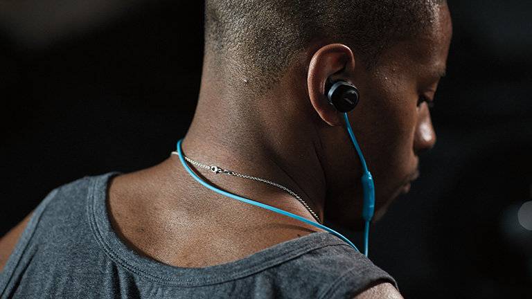 Headphones or Earbuds: What to Choose?