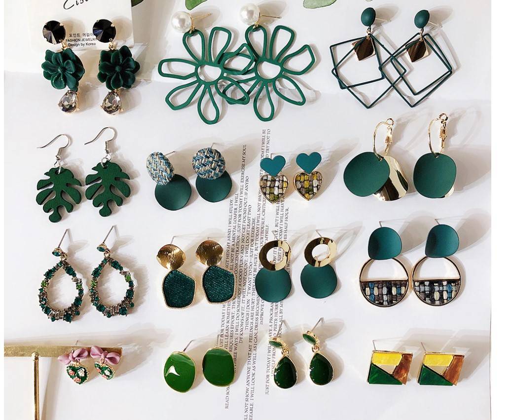 Women's Fashion Irregular Shaped Earrings