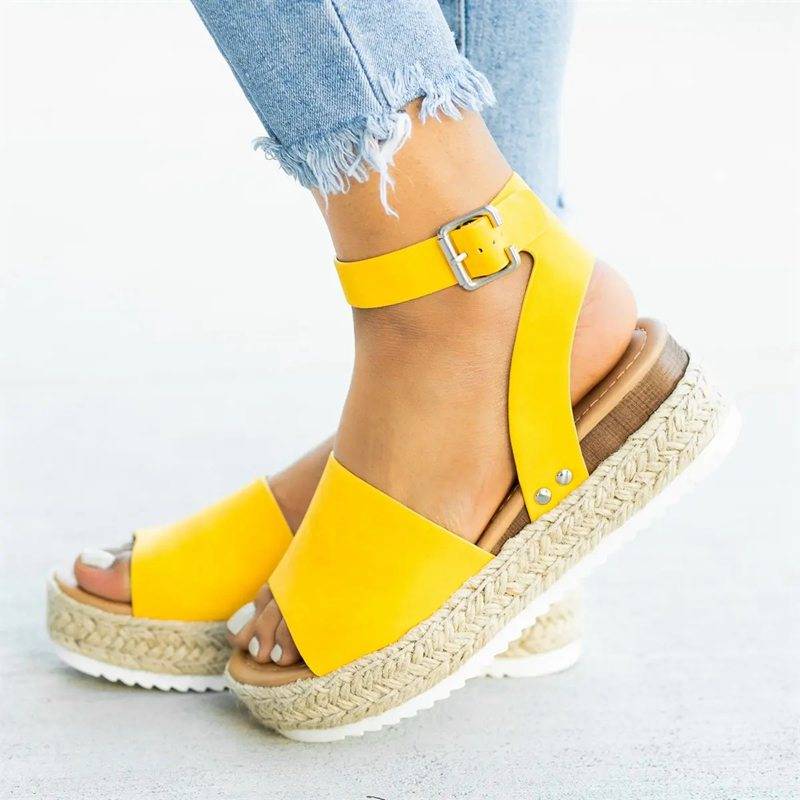 Simple Styled Platform Sandals Simple Styled Platform Sandals