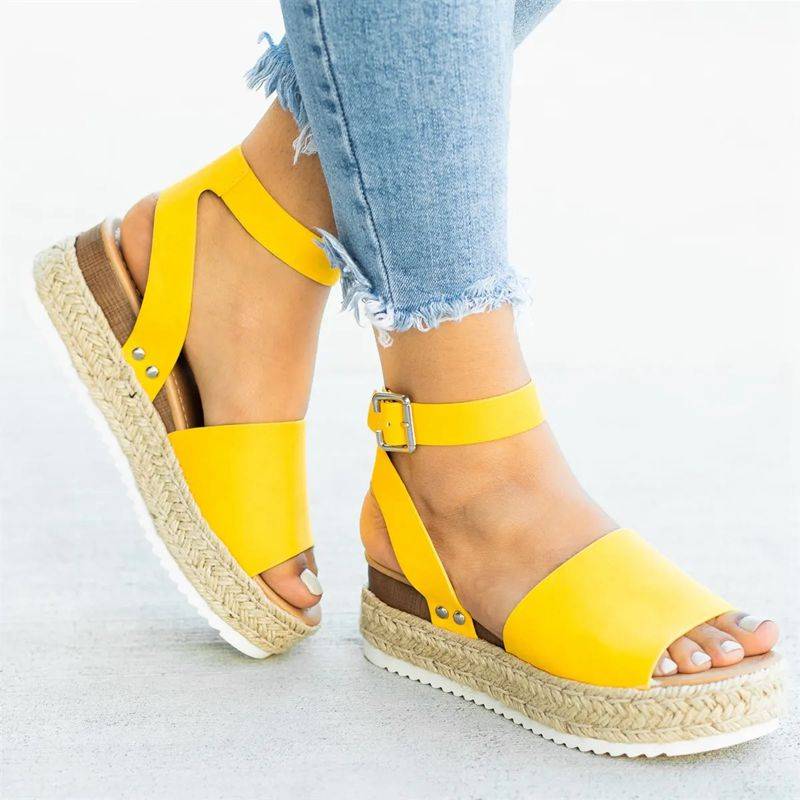 Simple Styled Platform Sandals Simple Styled Platform Sandals