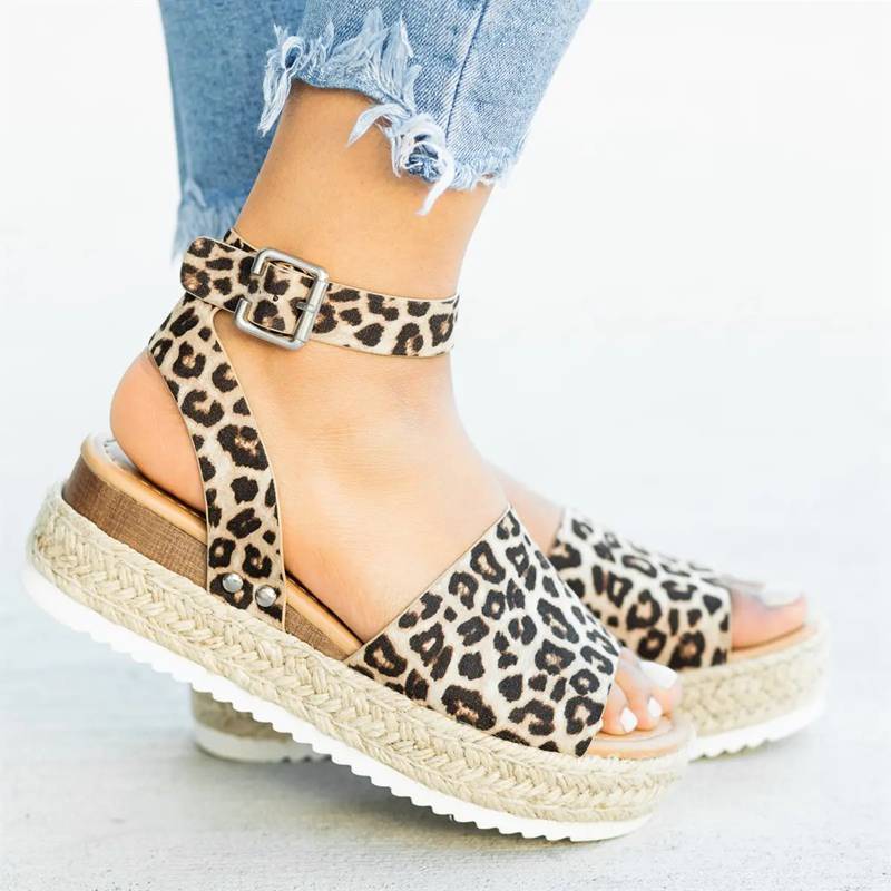 Simple Styled Platform Sandals Simple Styled Platform Sandals